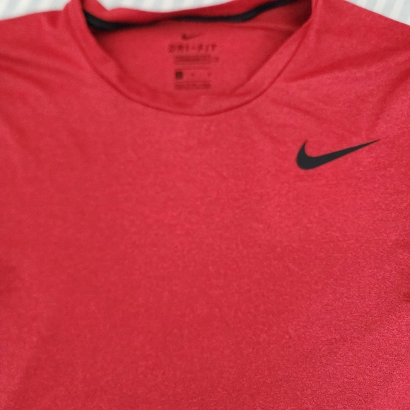 Nike Pro Shirt - Picture 2 of 5
